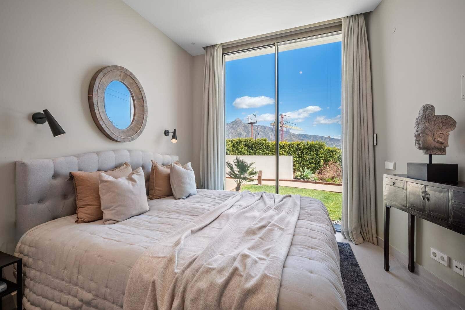 4 quarto Moradia Geminada para venda em Nueva Andalucia - 4 450 000 € (Ref: 9439790)