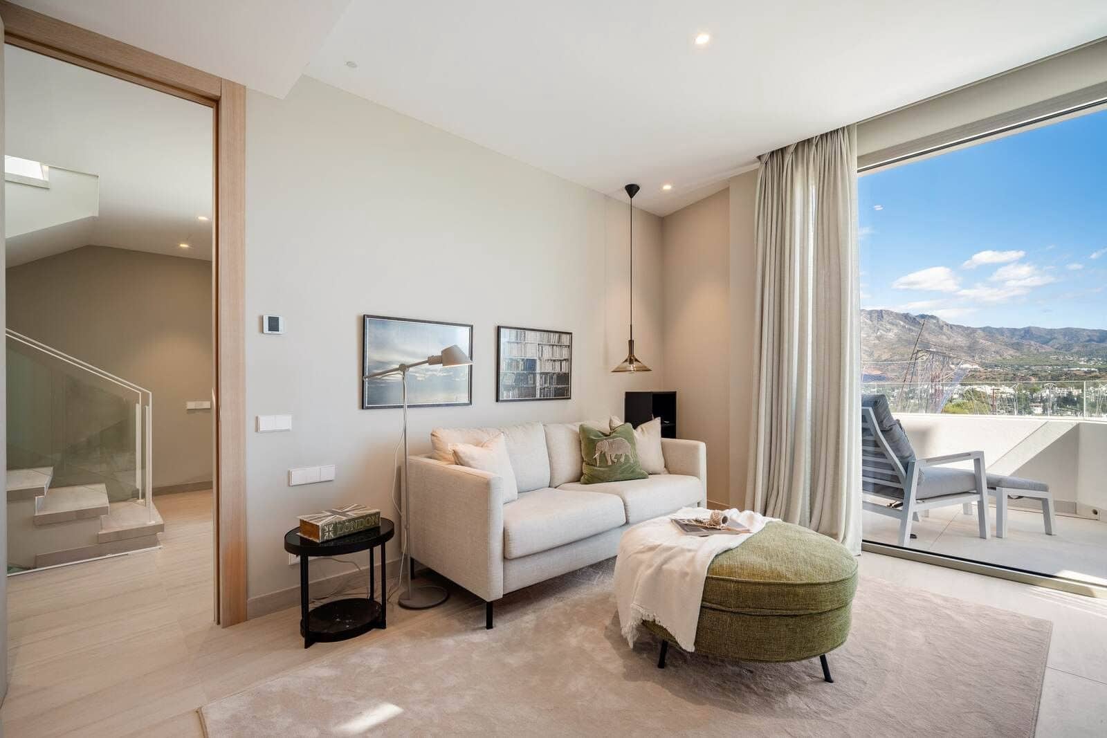 4 quarto Moradia Geminada para venda em Nueva Andalucia - 4 450 000 € (Ref: 9439790)