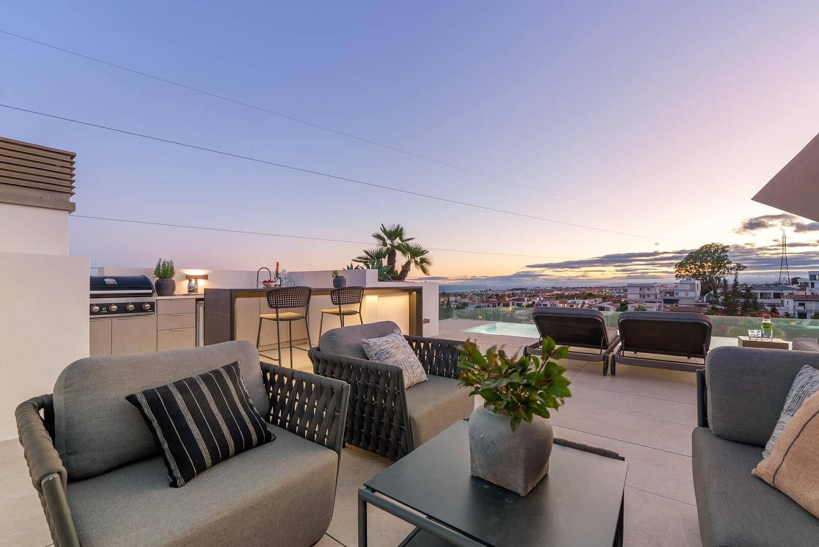 4 quarto Moradia Geminada para venda em Nueva Andalucia - 4 450 000 € (Ref: 9439790)