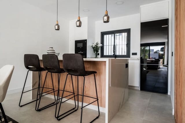 3 sypialnia Dom na sprzedaż w Nueva Andalucia, Marbella - 749 000 € (Ref: 9439798)