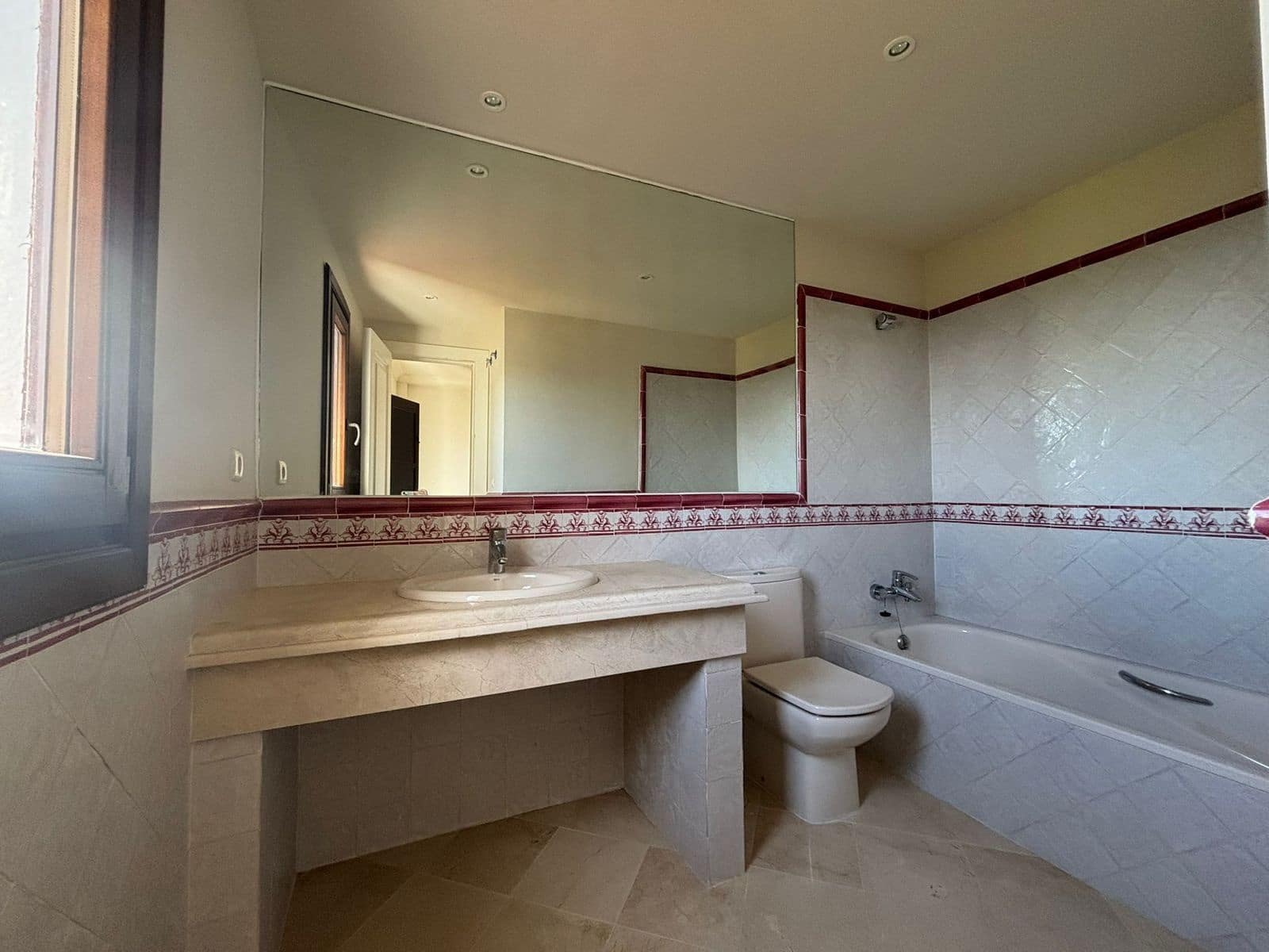 3 slaapkamer Halfvrijstaande villa te koop in Casares - € 318.000 (Ref: 9439803)