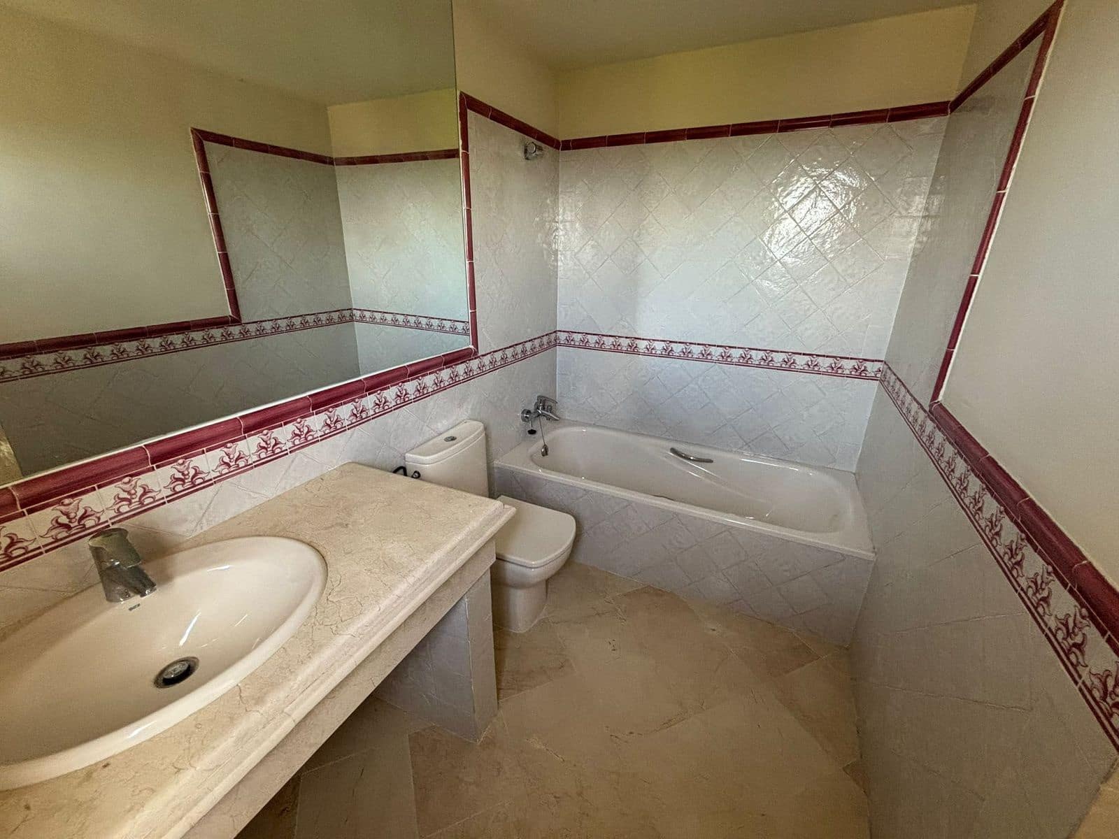 3 slaapkamer Halfvrijstaande villa te koop in Casares - € 318.000 (Ref: 9439803)