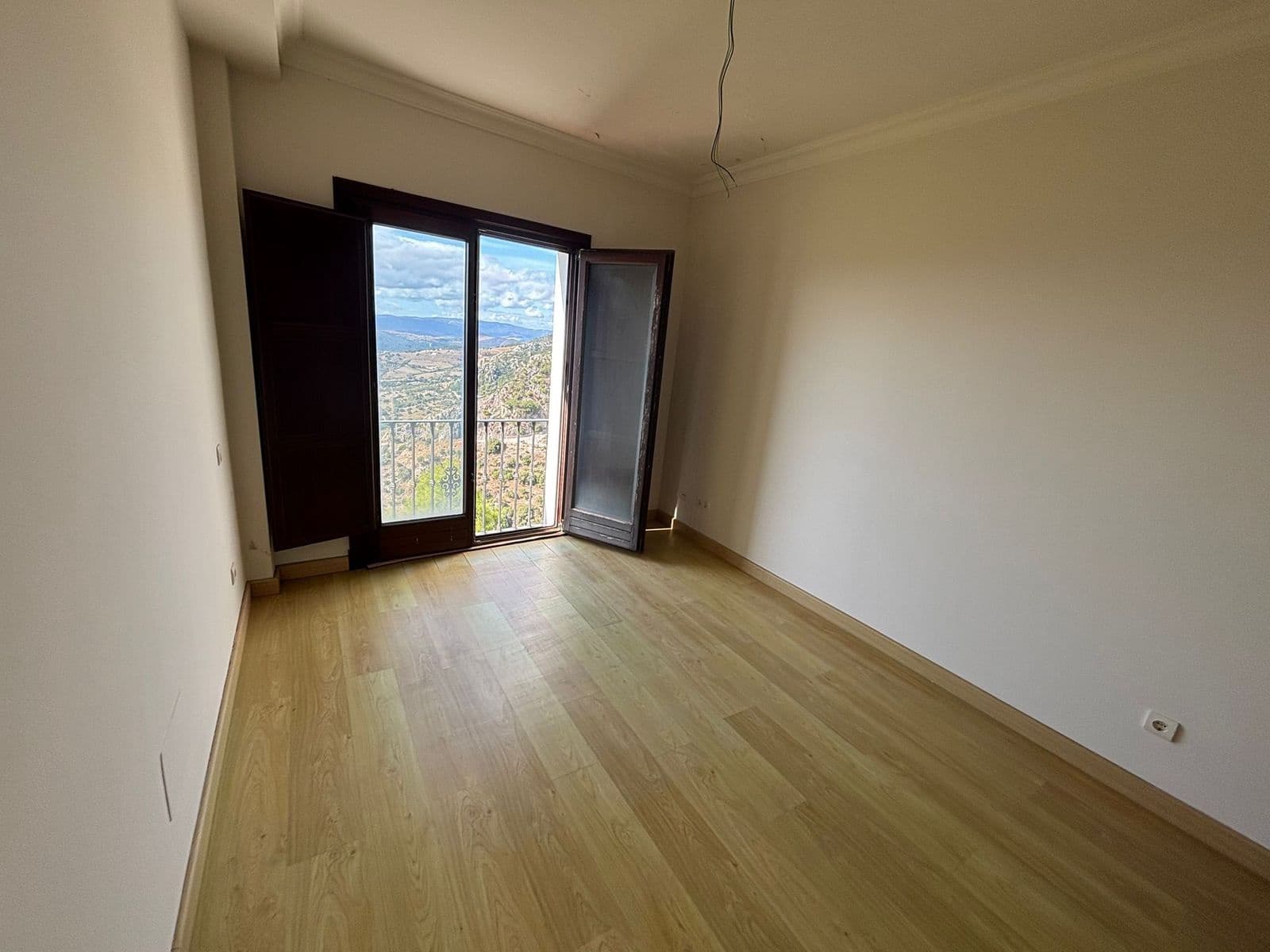 3 slaapkamer Halfvrijstaande villa te koop in Casares - € 318.000 (Ref: 9439803)