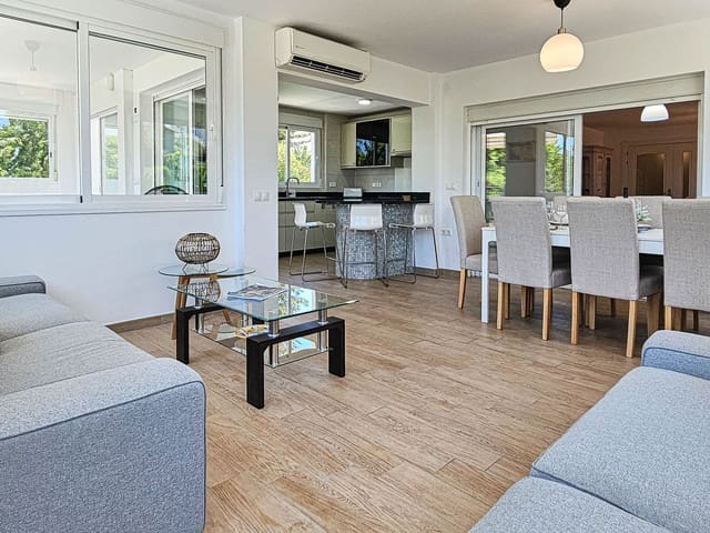 Chalet de 4 habitaciones en Riviera del Sol, Mijas en venta - 1.100.000 € (Ref: 9439804)