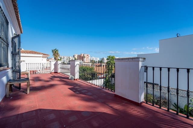 Chalet de 7 habitaciones en Benalmádena en venta - 1.295.000 € (Ref: 9439813)