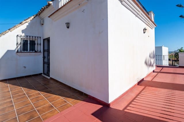 Chalet de 7 habitaciones en Benalmádena en venta - 1.295.000 € (Ref: 9439813)