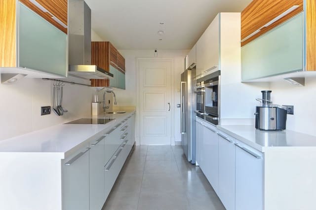 3 chambre Appartement à vendre à Seghers, Estepona - 1 750 000 € (Ref: 9439821)