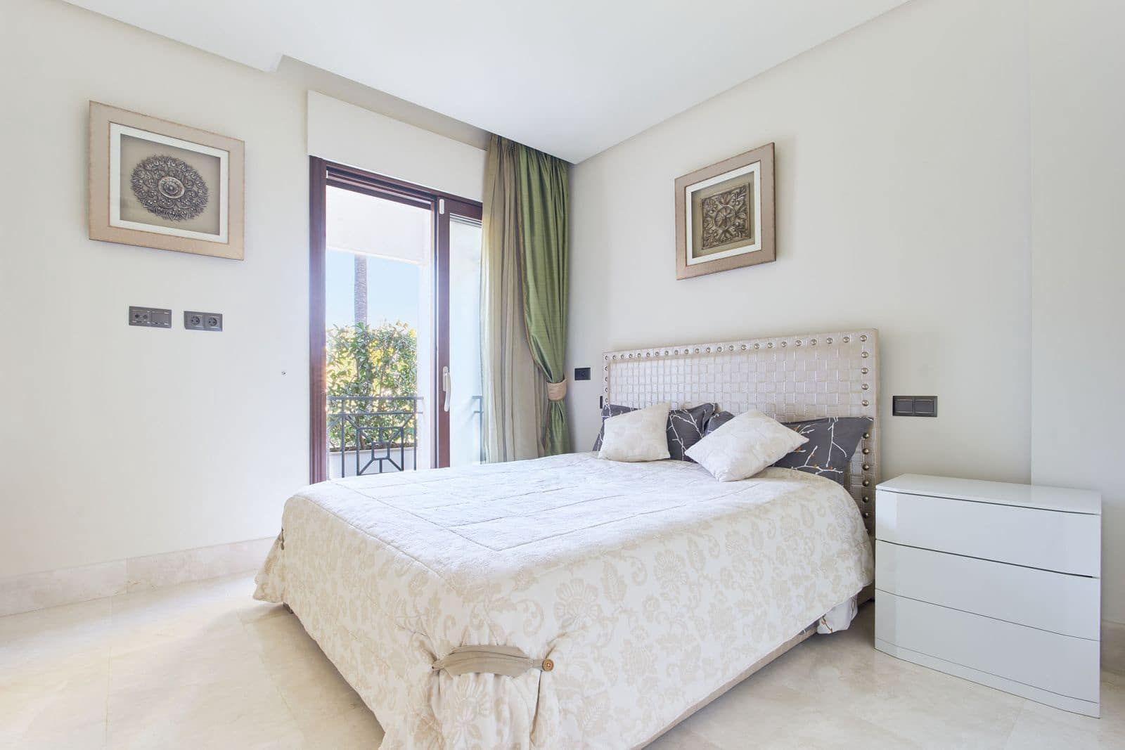 3 sypialnia Apartament na sprzedaż w Estepona - 1 750 000 € (Ref: 9439821)