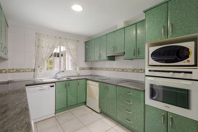 2 sovrum Lägenhet till salu i La Quinta, Benahavís - 649 000 € (Ref: 9439824)