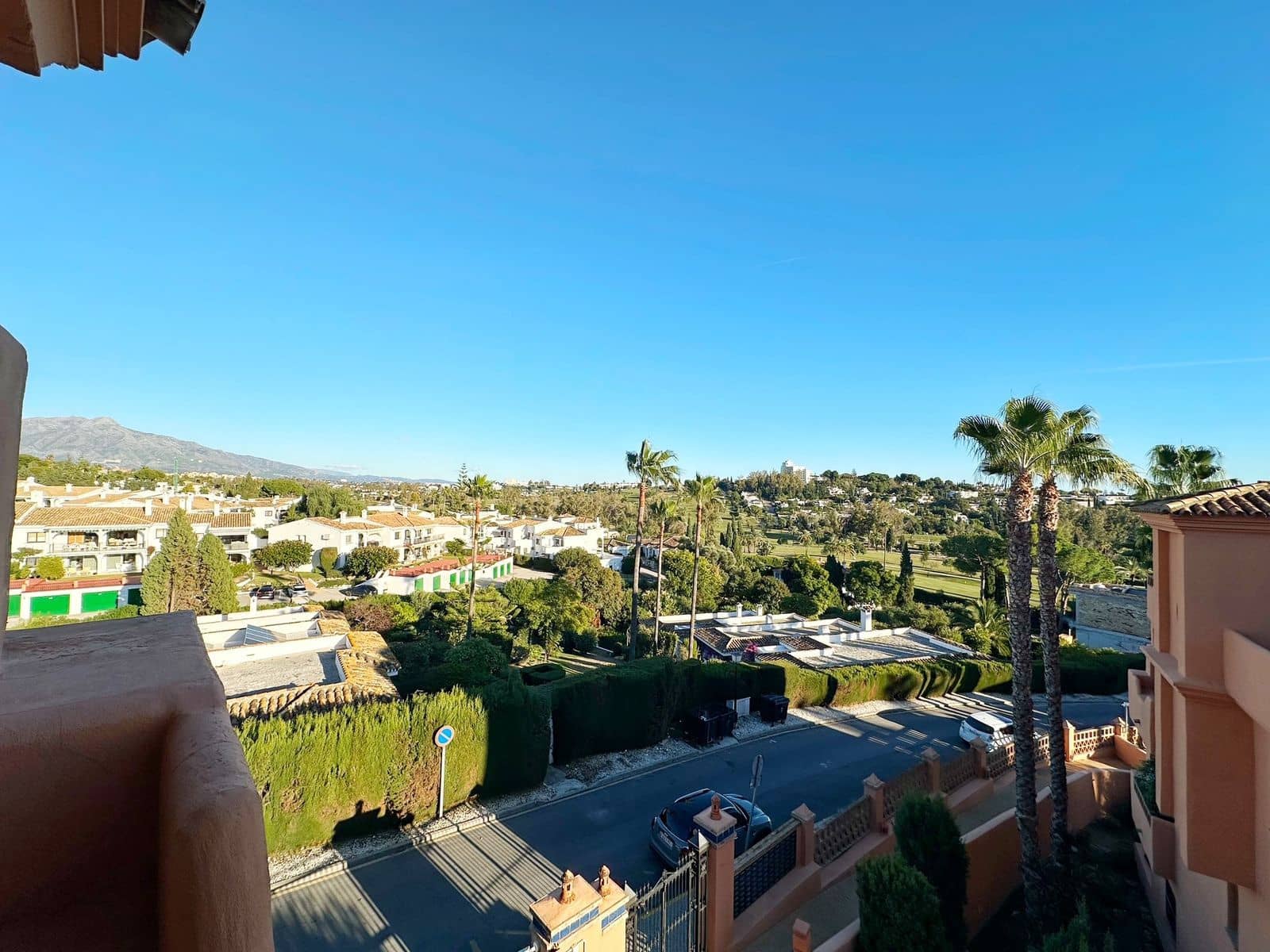 3 bedroom Apartment for sale in El Paraiso - € 485,000 (Ref: 9439992)