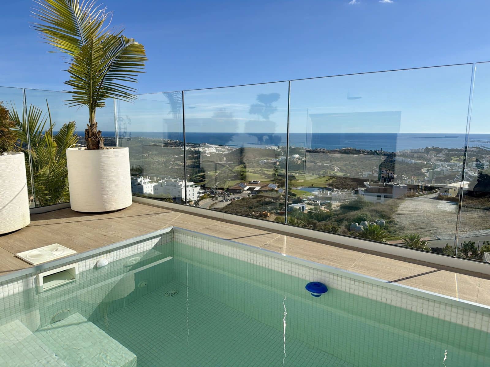 2 sovrum Takvåning till salu i La Cala de Mijas - 995 000 € (Ref: 9448772)