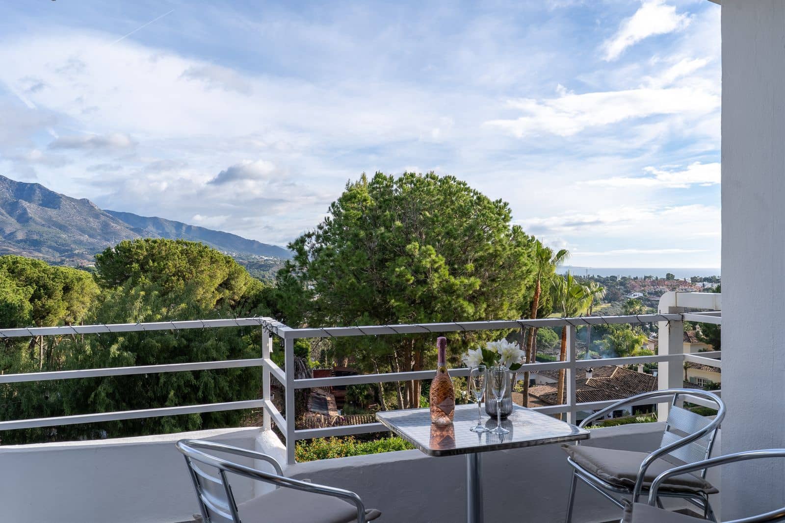 3 makuuhuone Huoneisto myytävänä paikassa Nueva Andalucia - 749 000 € (Ref: 9448775)