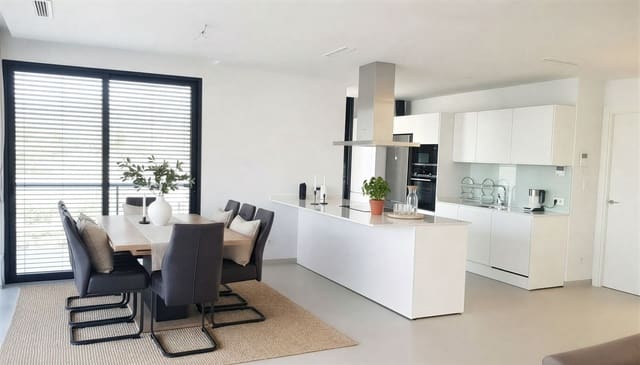 4 bedroom Villa for sale in La Duquesa / Puerto de la Duquesa, Manilva - € 1,300,000 (Ref: 9448777)