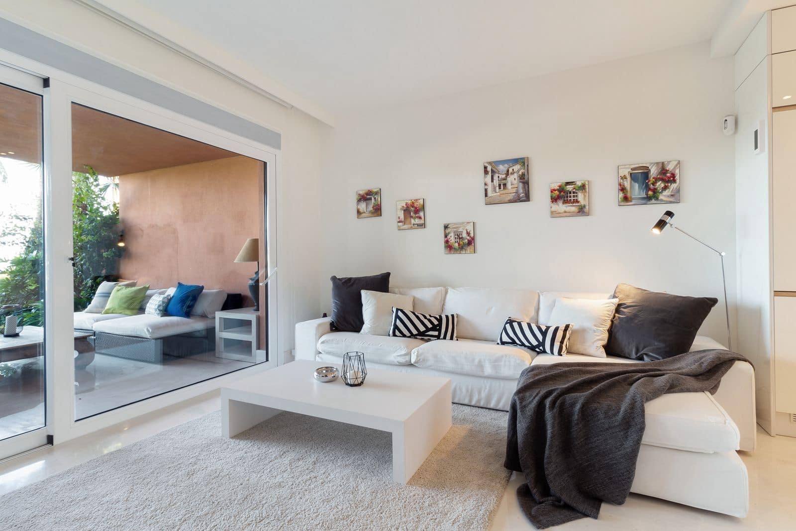 2 soveværelse Lejlighed til salg i Los Flamingos - € 710.000 (Ref: 9448781)