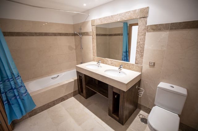 2 bedroom Apartment for sale in Los Flamingos, Benahavís - € 369,500 (Ref: 9448786)