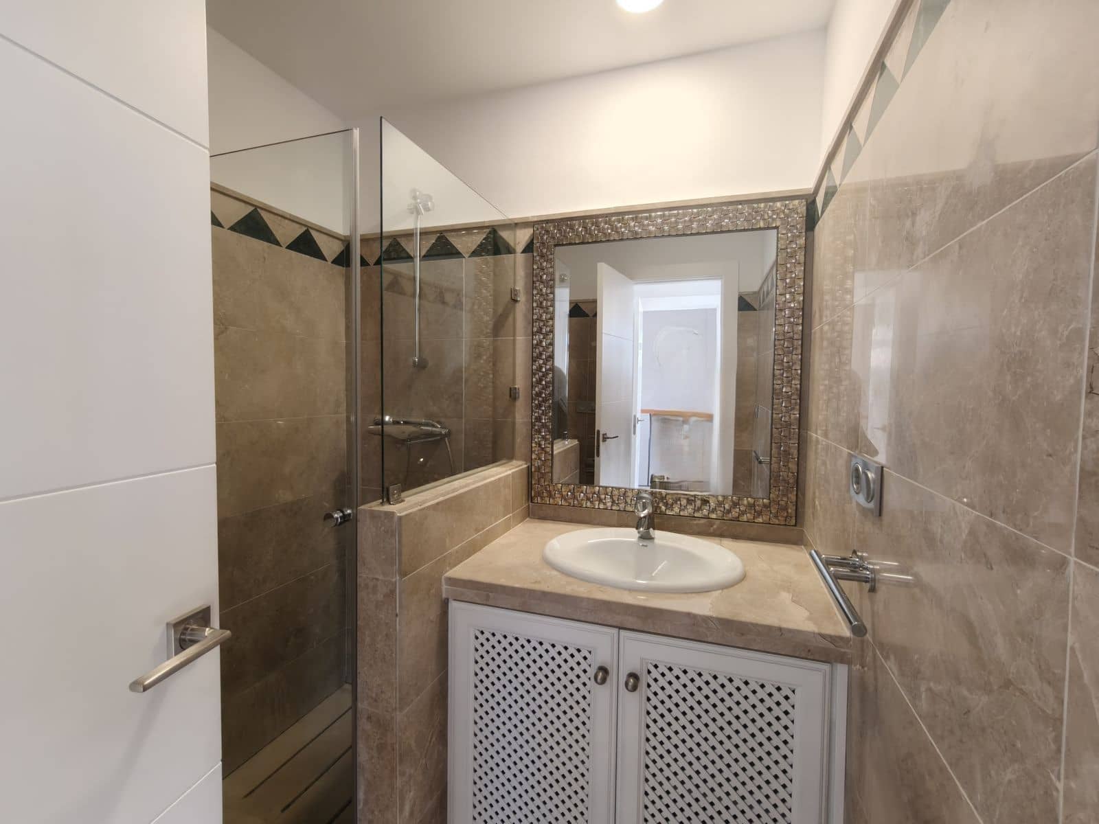 3 soveværelse Semi-Rækkehus til salg i San Roque - € 570.000 (Ref: 9448787)