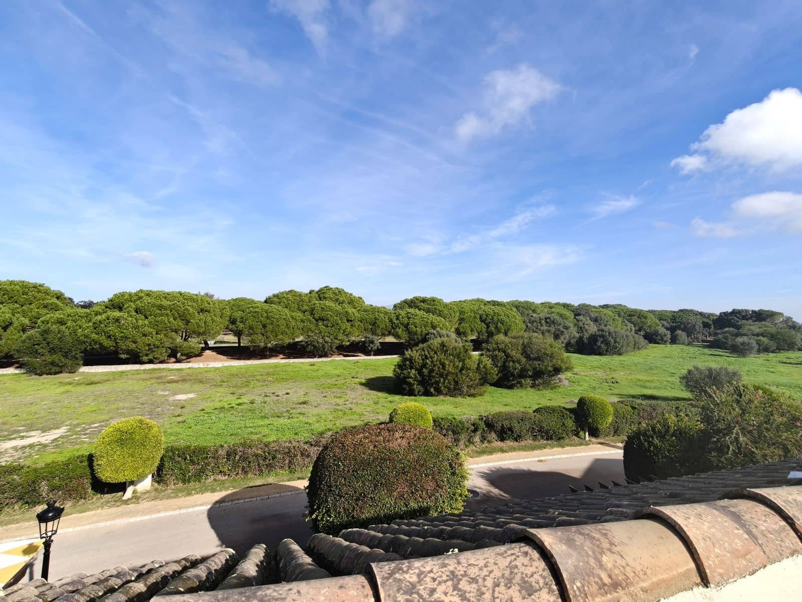 3 soveværelse Semi-Rækkehus til salg i San Roque - € 570.000 (Ref: 9448787)