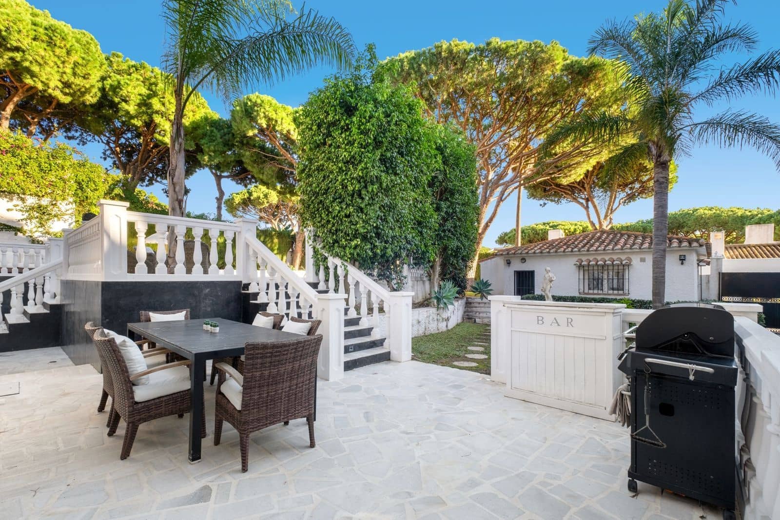 6 soveværelse Villa til salg i Calahonda - € 1.200.000 (Ref: 9448788)