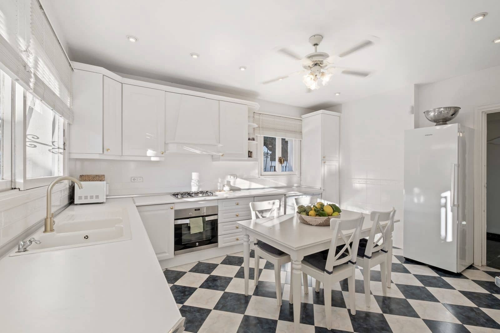 6 soveværelse Villa til salg i Calahonda - € 1.200.000 (Ref: 9448788)