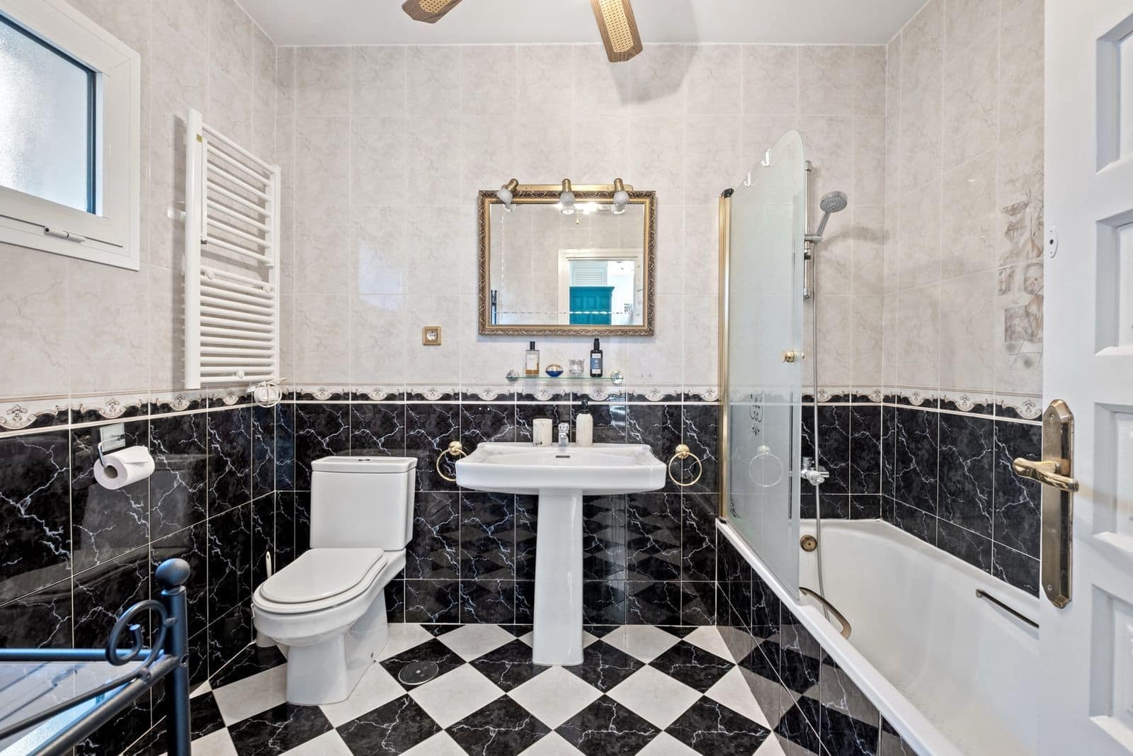 6 soveværelse Villa til salg i Calahonda - € 1.200.000 (Ref: 9448788)