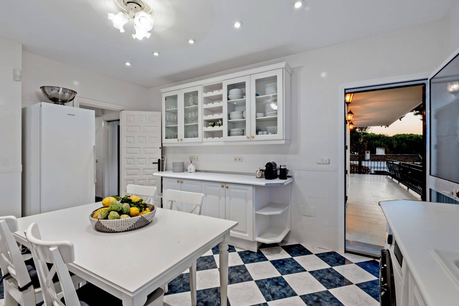 6 soveværelse Villa til salg i Calahonda - € 1.200.000 (Ref: 9448788)