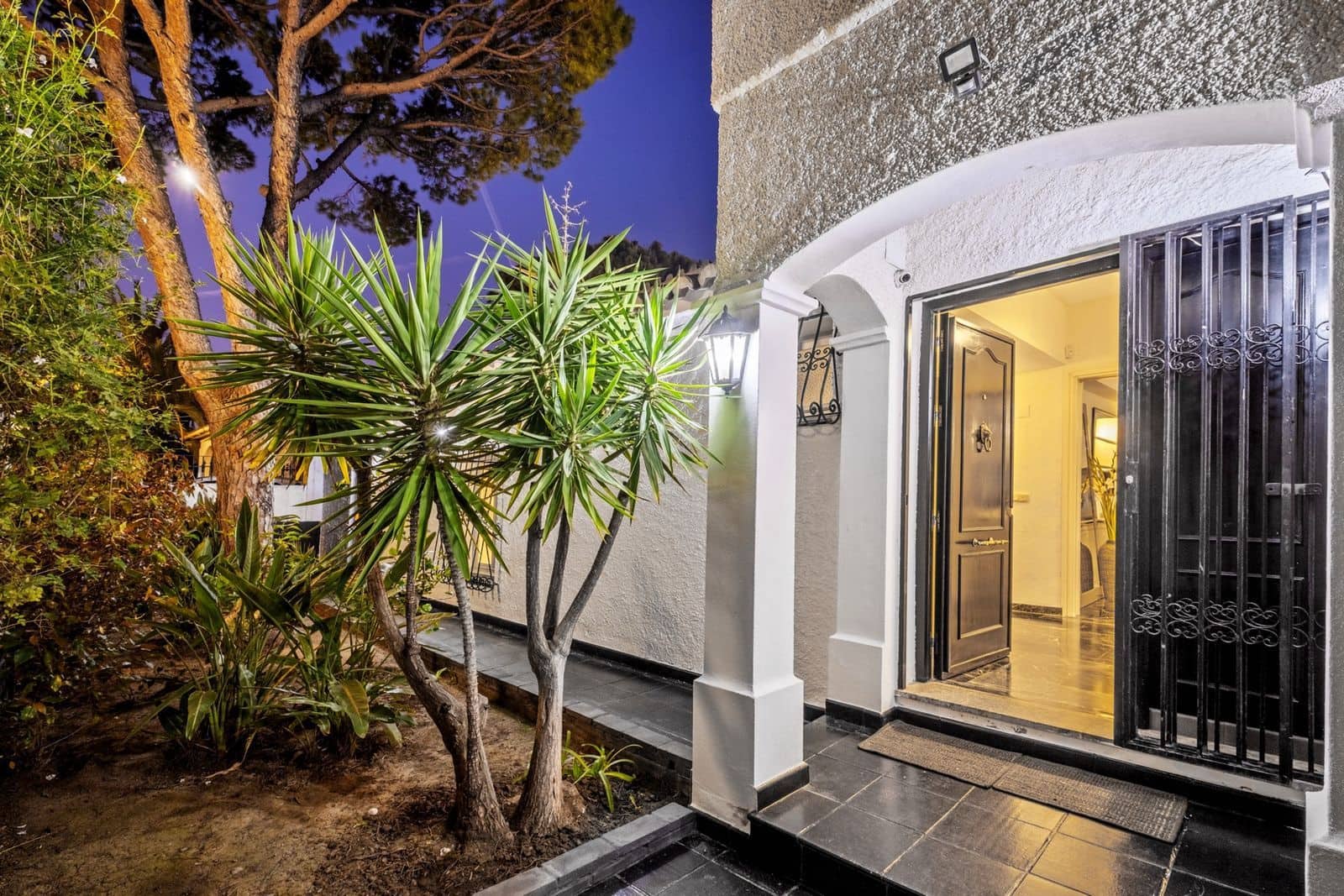 6 soveværelse Villa til salg i Calahonda - € 1.200.000 (Ref: 9448788)