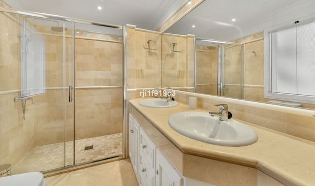 3 soveværelse Lejlighed til salg i Elviria, Marbella - € 548.000 (Ref: 9448790)