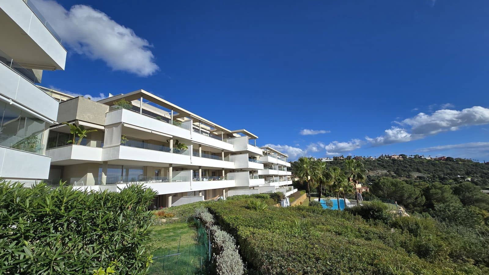 3 bedroom Apartment for sale in Benahavis - € 690,000 (Ref: 9448792)