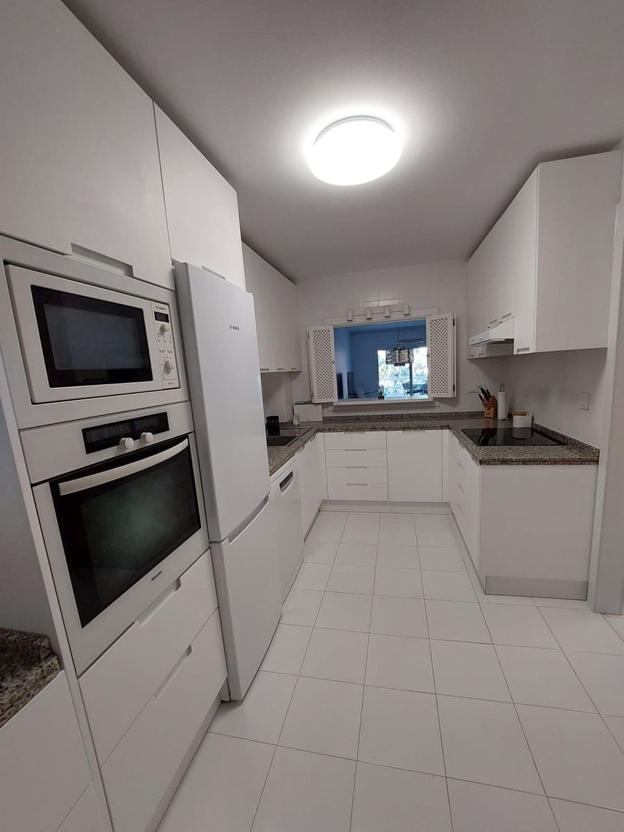 3 bedroom Apartment for sale in Puerto Banus - € 1,300,000 (Ref: 9448801)