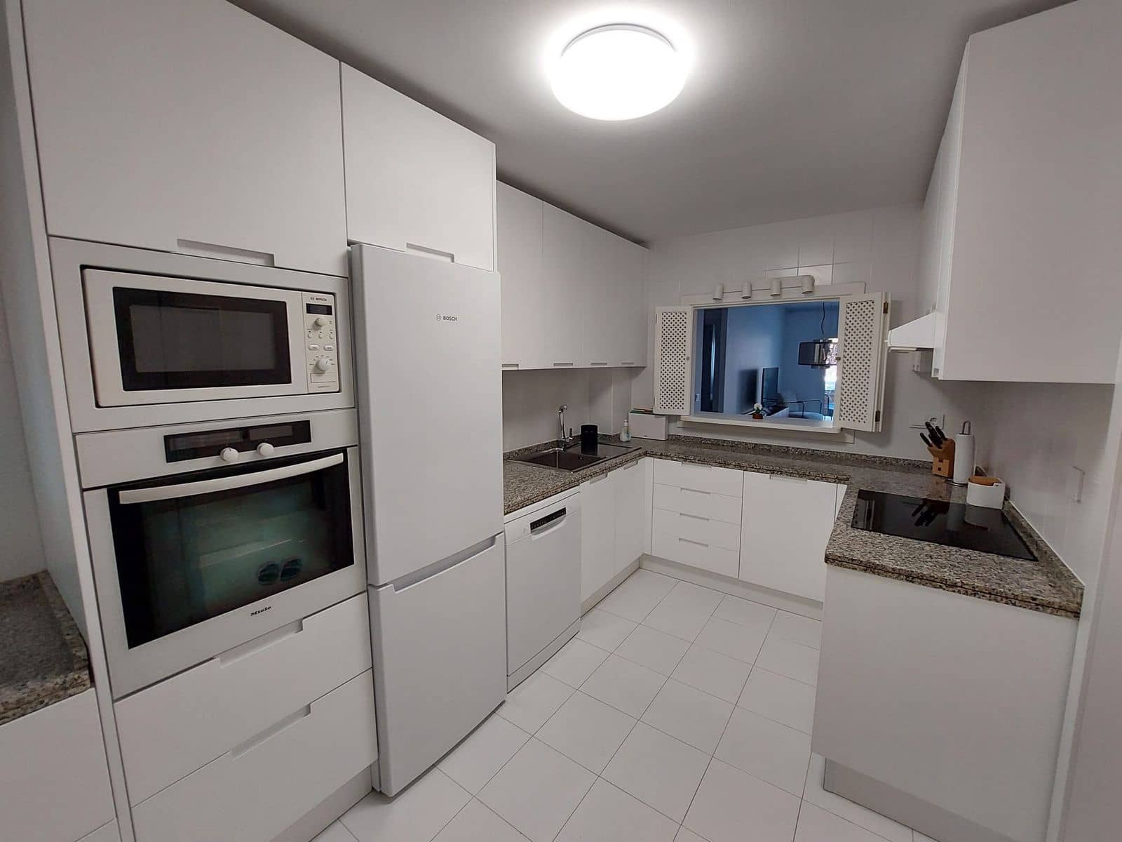 3 bedroom Apartment for sale in Puerto Banus - € 1,300,000 (Ref: 9448801)