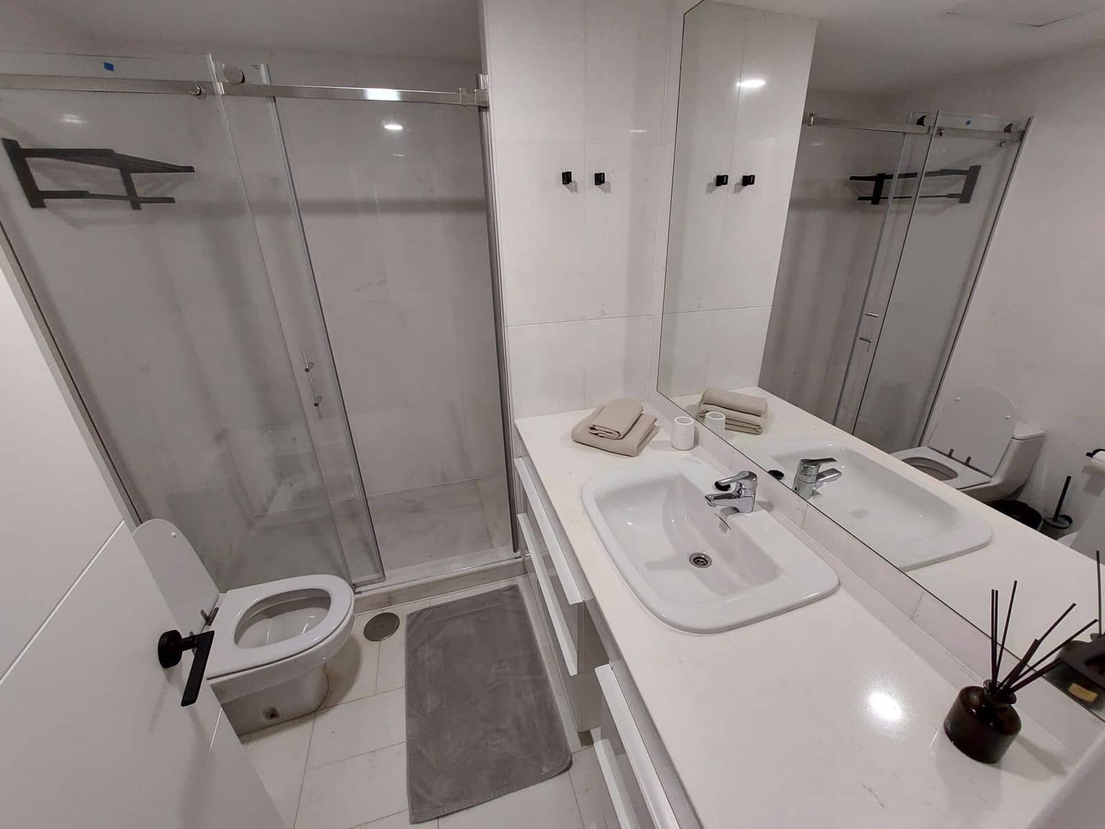 3 bedroom Apartment for sale in Puerto Banus - € 1,300,000 (Ref: 9448801)