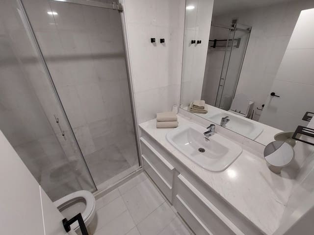 3 soveværelse Lejlighed til salg i Puerto Banus, Marbella - € 1.300.000 (Ref: 9448801)