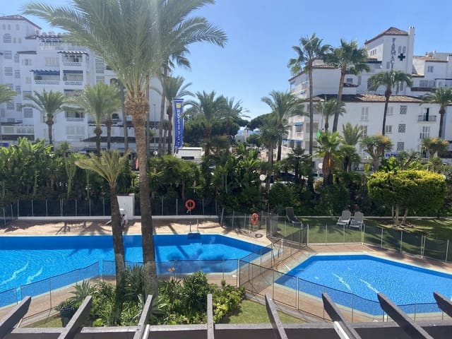3 soveværelse Lejlighed til salg i Puerto Banus, Marbella - € 1.300.000 (Ref: 9448801)