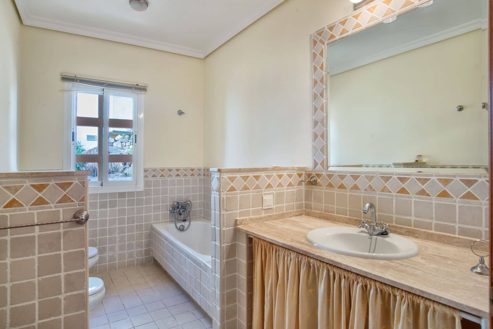 4 soveværelse Villa til salg i Marbella - € 1.460.000 (Ref: 9448802)