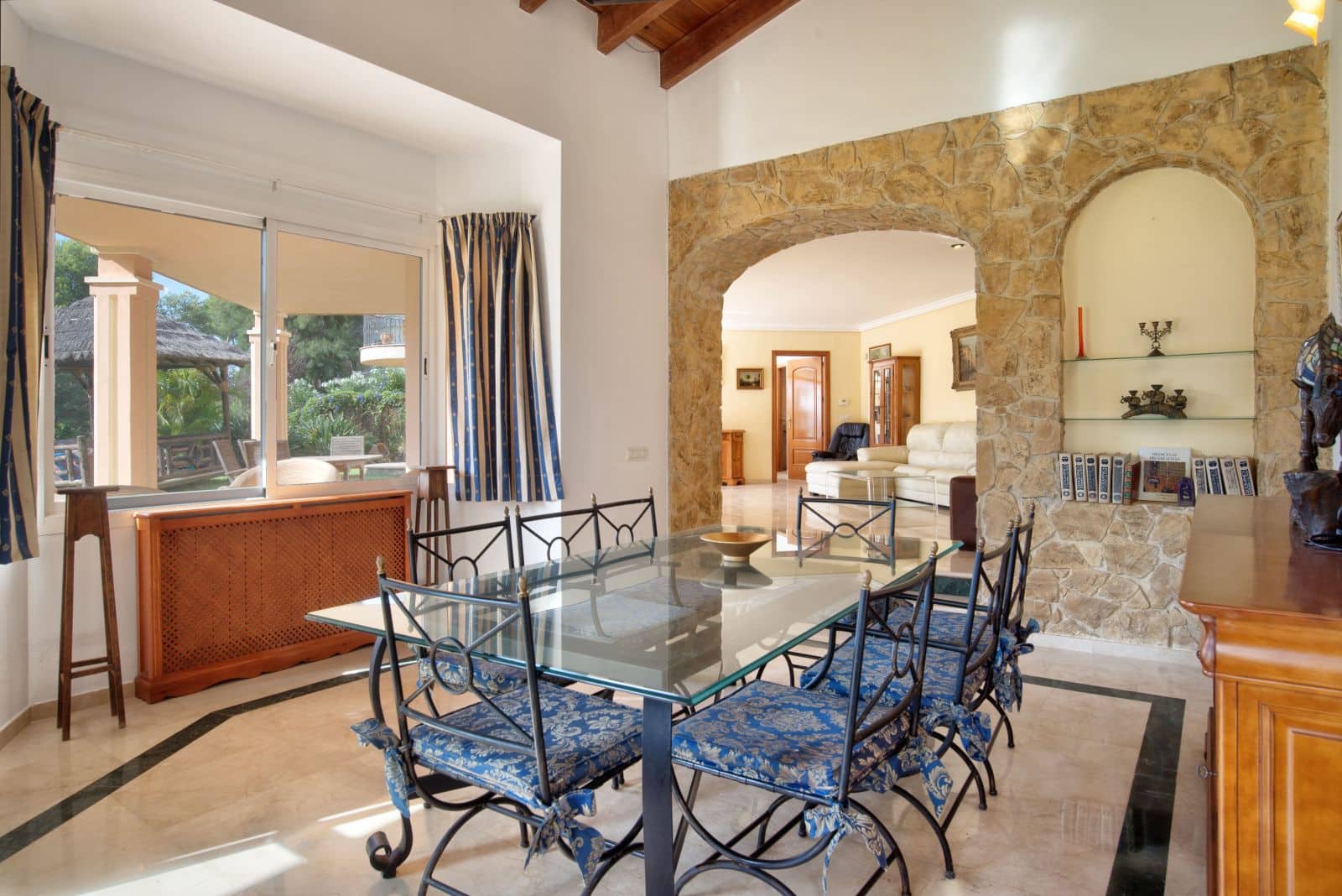 4 soveværelse Villa til salg i Marbella - € 1.460.000 (Ref: 9448802)