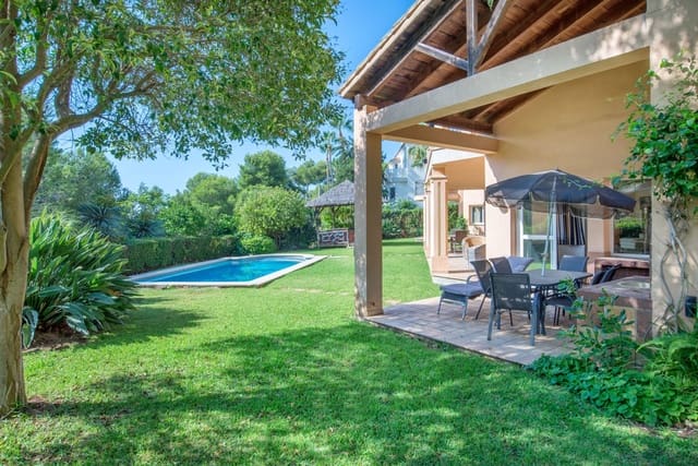 4 soveværelse Villa til salg i Hacienda Las Chapas, Marbella - € 1.460.000 (Ref: 9448802)