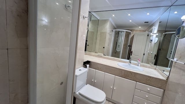 3 makuuhuone Huoneisto myytävänä paikassa Golden Mile, Marbella - 630 000 € (Ref: 9448808)