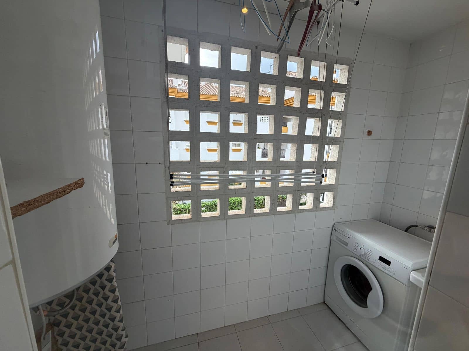 3 makuuhuone Huoneisto myytävänä paikassa Golden Mile - 630 000 € (Ref: 9448808)