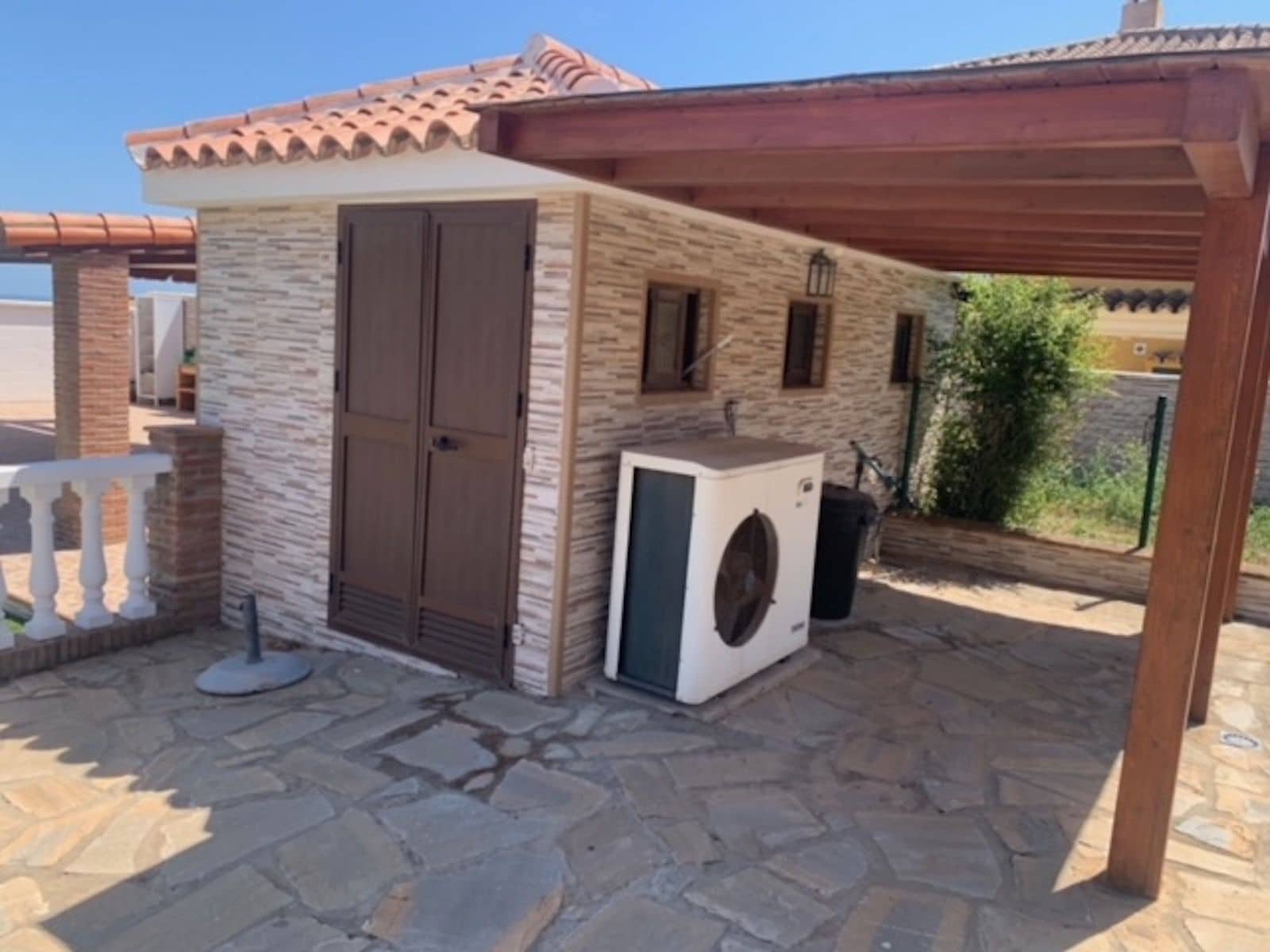 Chalet de 4 habitaciones en San Roque en venta - 488.520 € (Ref: 9448812)