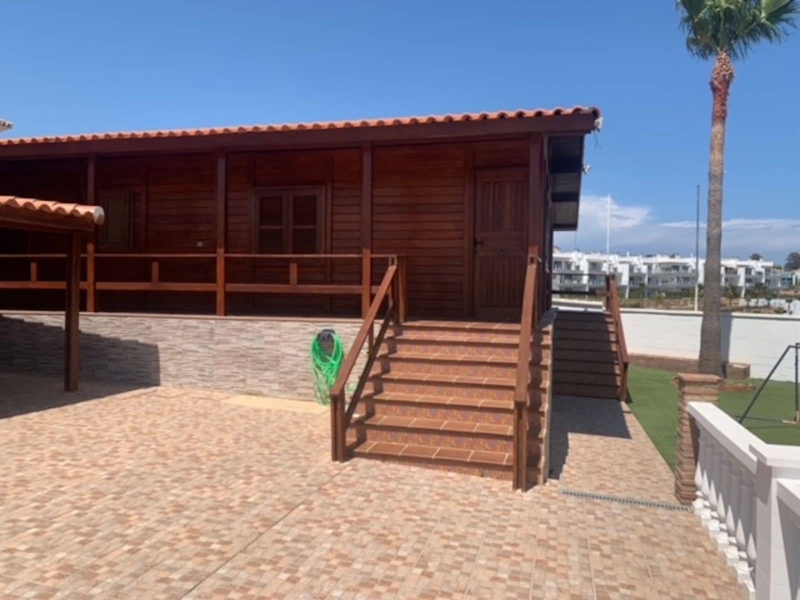 Chalet de 4 habitaciones en San Roque en venta - 488.520 € (Ref: 9448812)