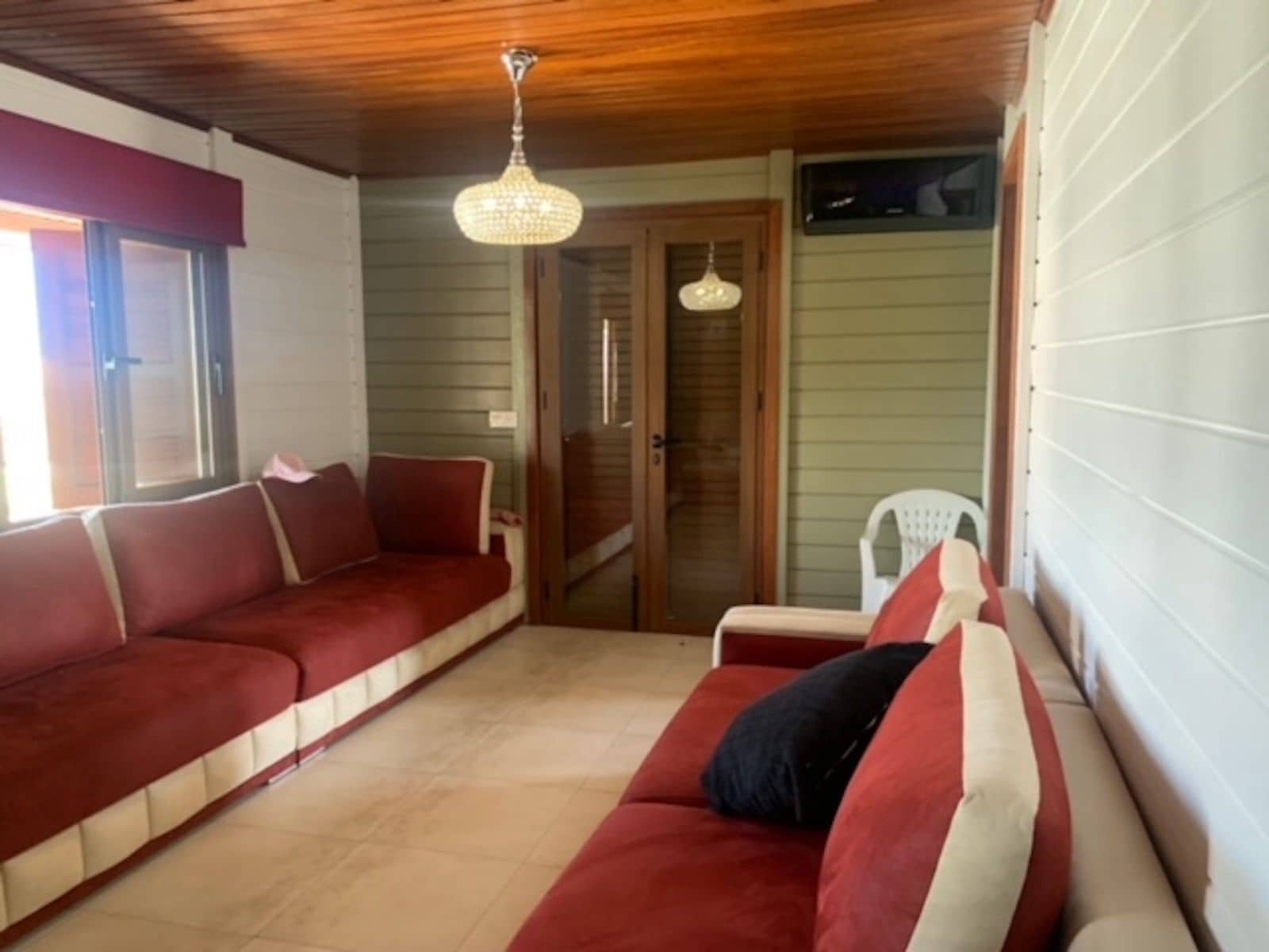 Chalet de 4 habitaciones en San Roque en venta - 488.520 € (Ref: 9448812)