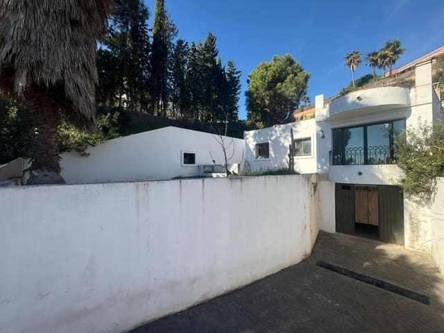 Casa de 3 habitaciones en Estepona en venta - 390.000 € (Ref: 9448818)