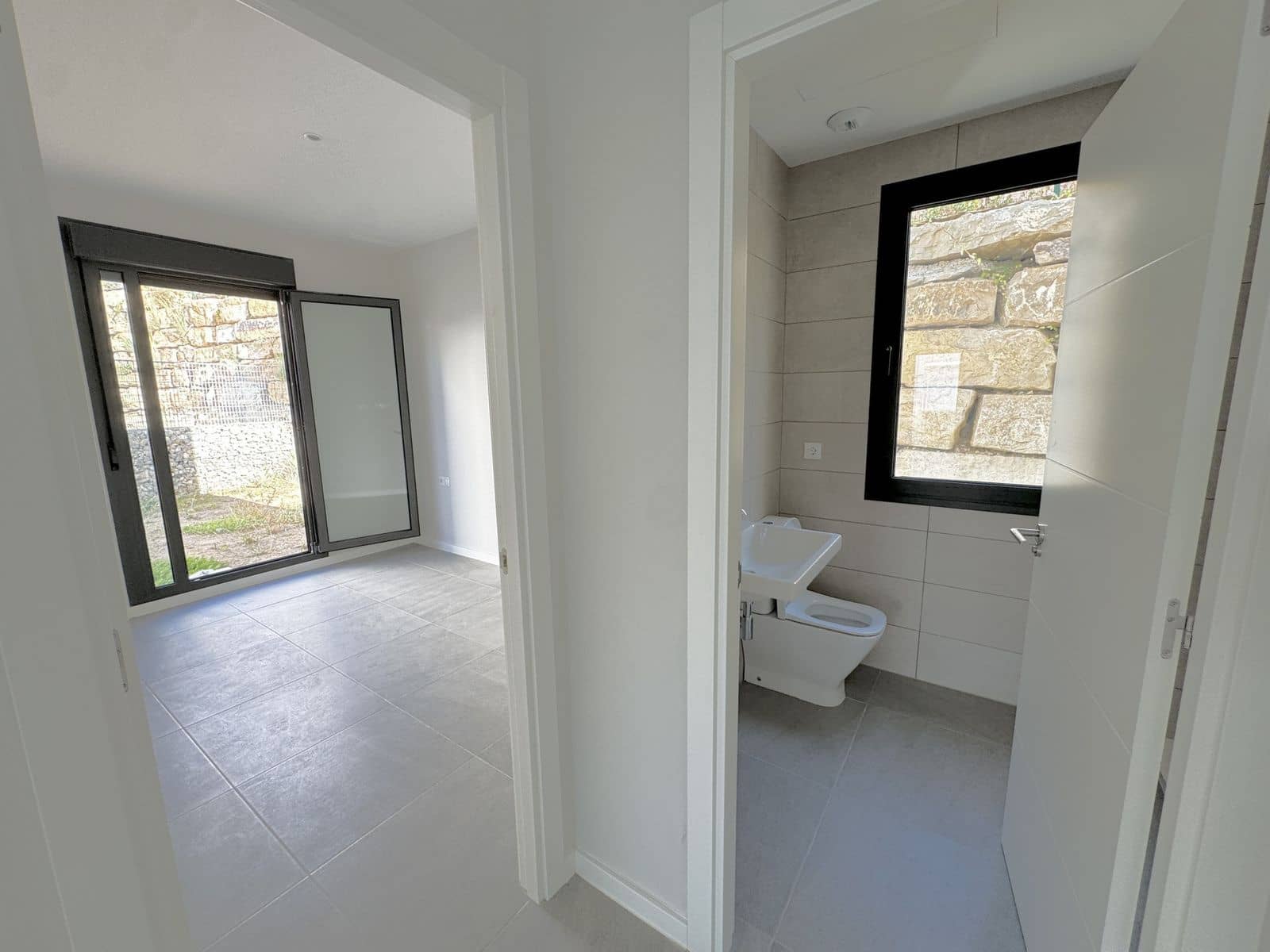 4 soveværelse Semi-Rækkehus til salg i Riviera del Sol - € 650.000 (Ref: 9448820)