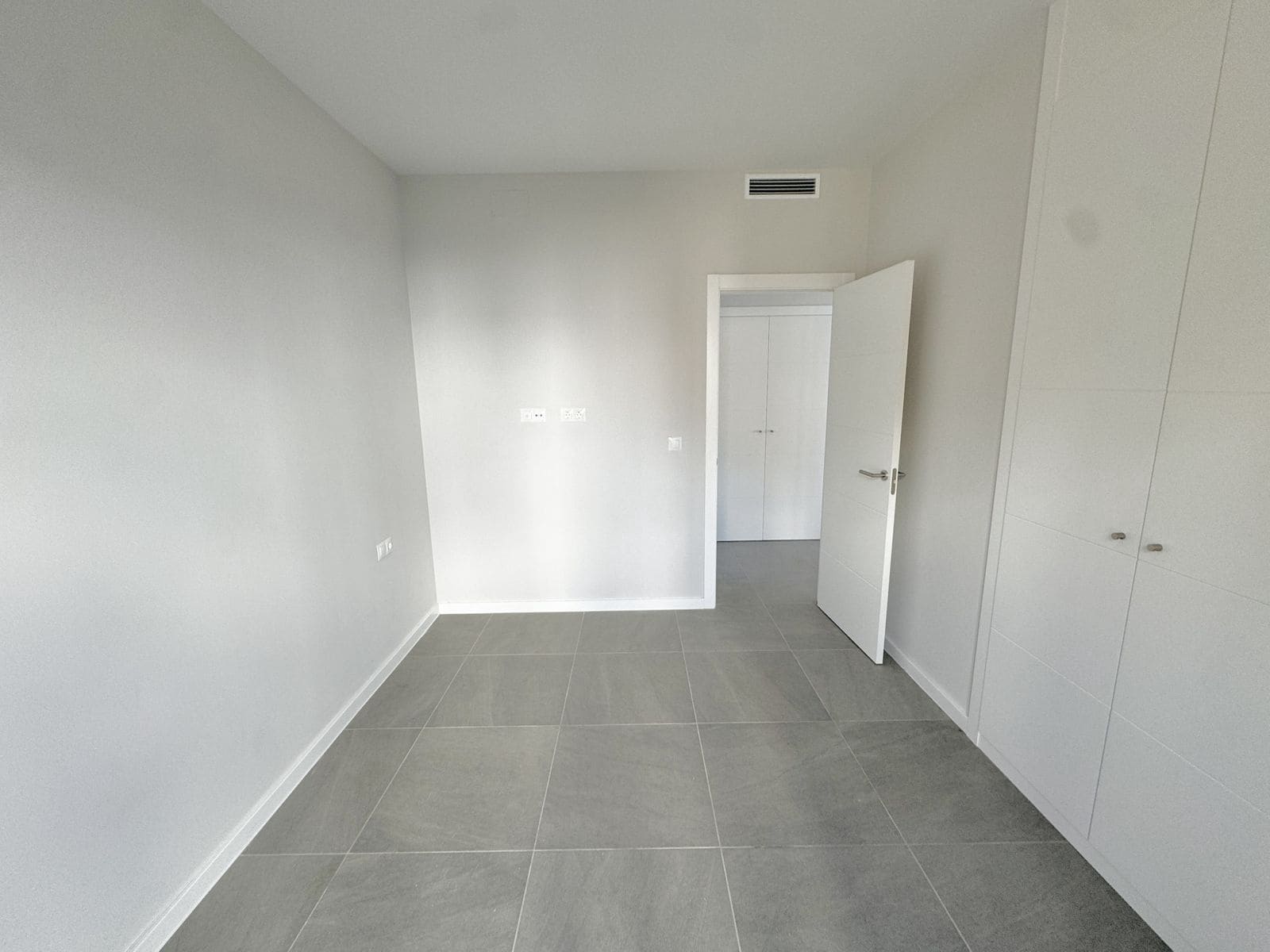 4 soveværelse Semi-Rækkehus til salg i Riviera del Sol - € 650.000 (Ref: 9448820)