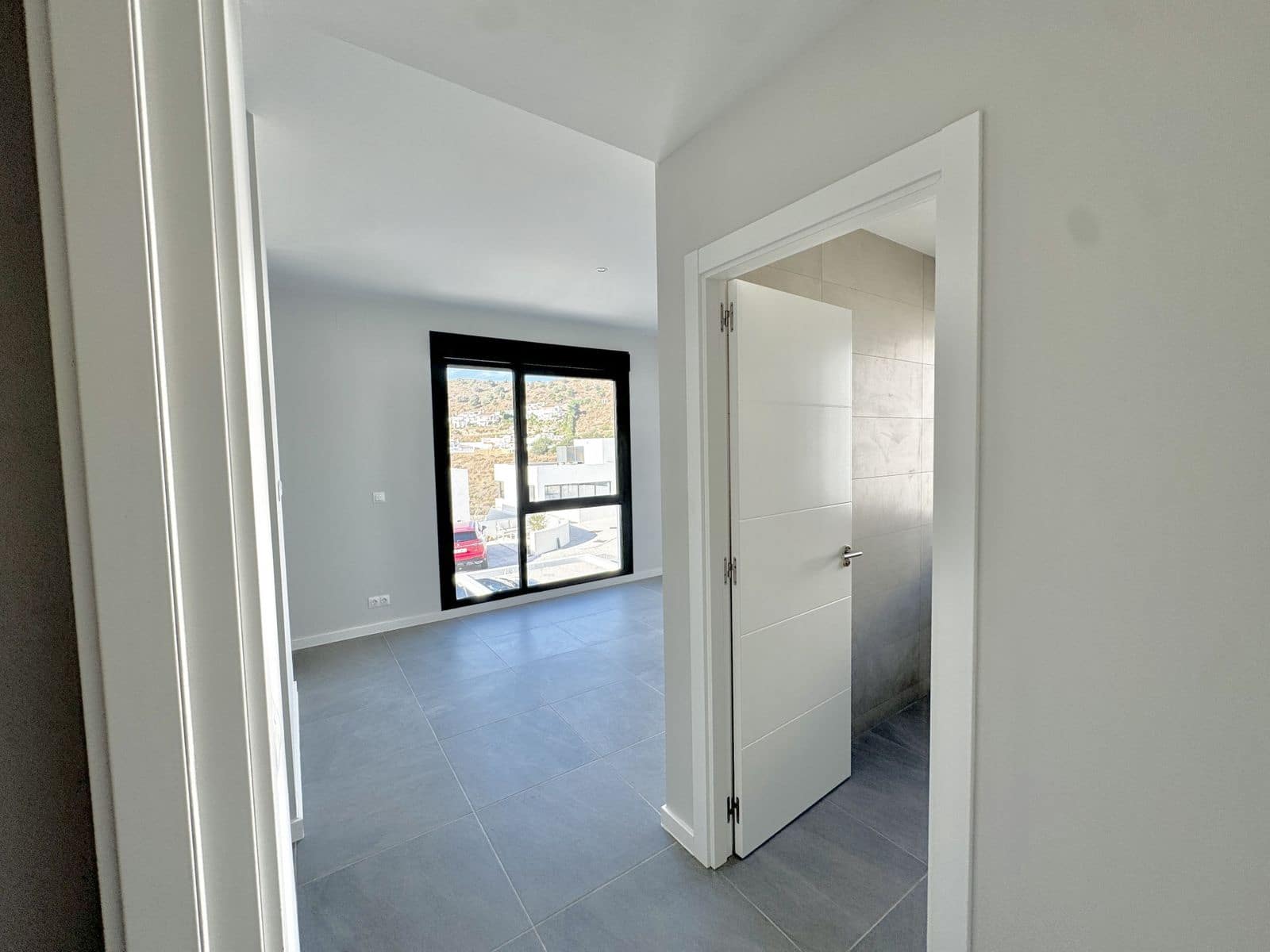 4 soveværelse Semi-Rækkehus til salg i Riviera del Sol - € 650.000 (Ref: 9448820)