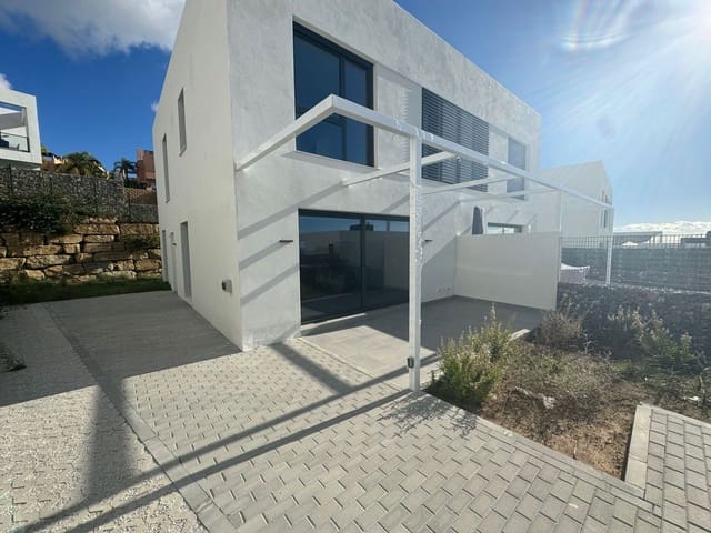 4 soveværelse Semi-Rækkehus til salg i Riviera del Sol, Mijas - € 650.000 (Ref: 9448820)