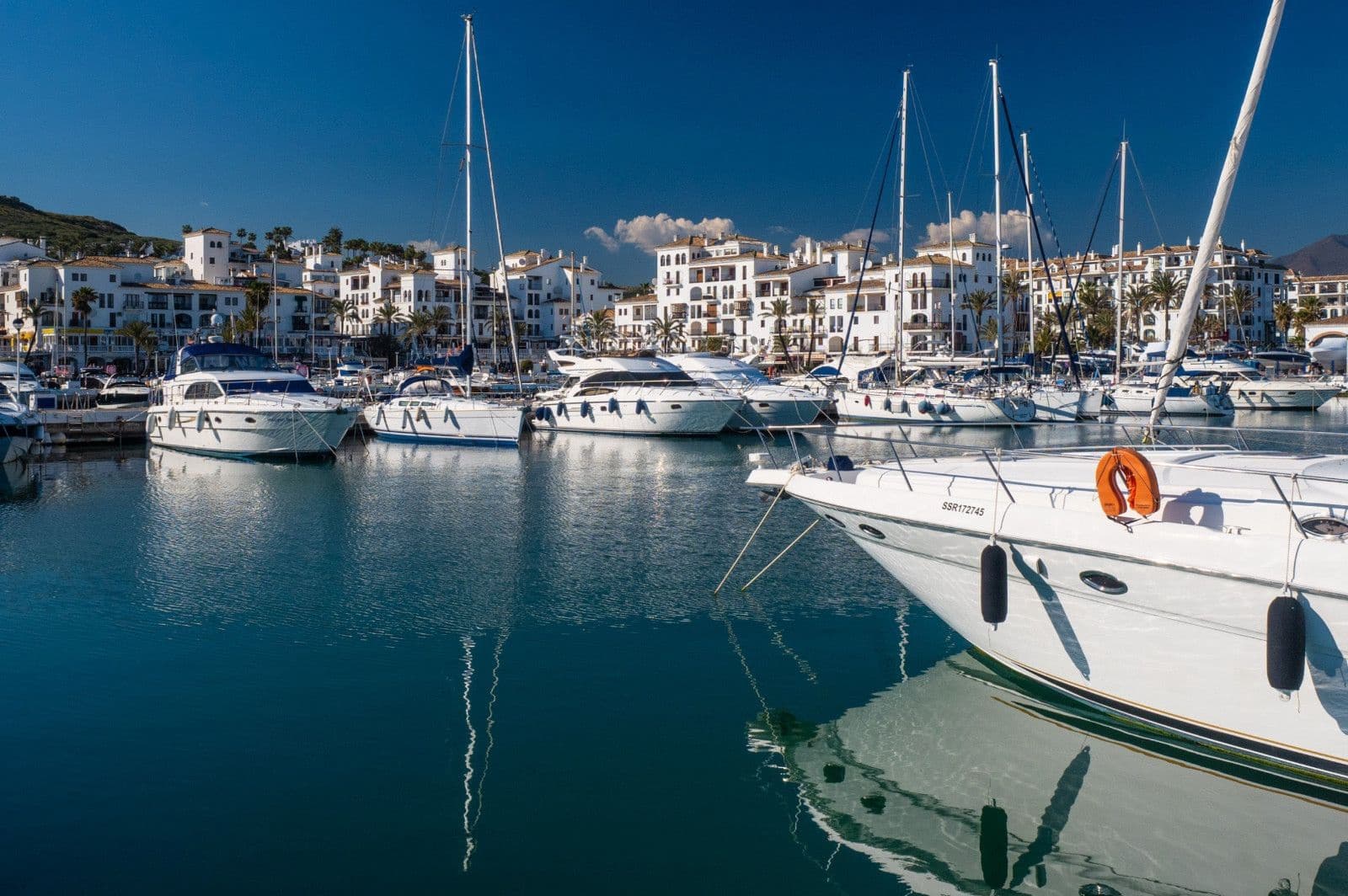 Ático de 2 habitaciones en La Duquesa / Puerto de la Duquesa en venta - 269.000 € (Ref: 9448823)