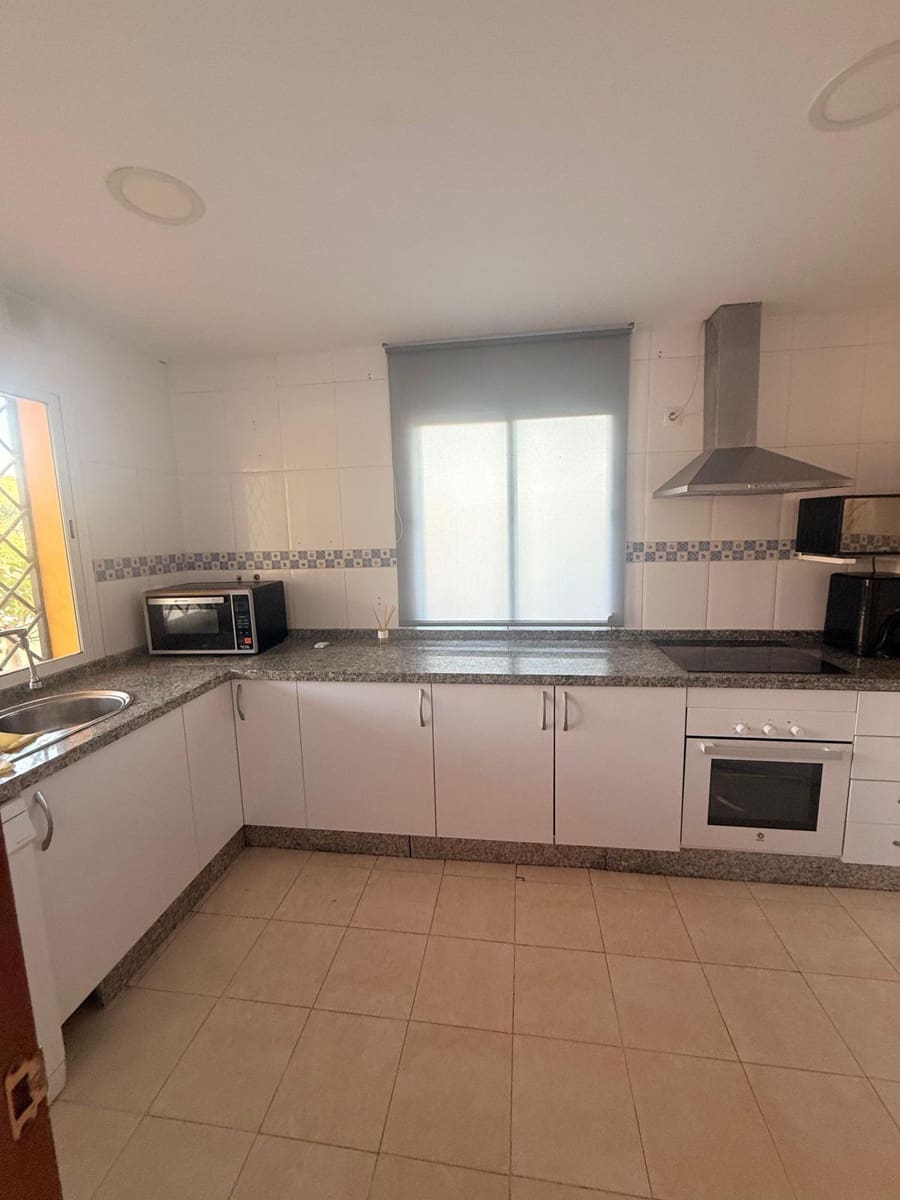 3 slaapkamer Halfvrijstaande villa te koop in Benalmadena - € 487.830 (Ref: 9448826)
