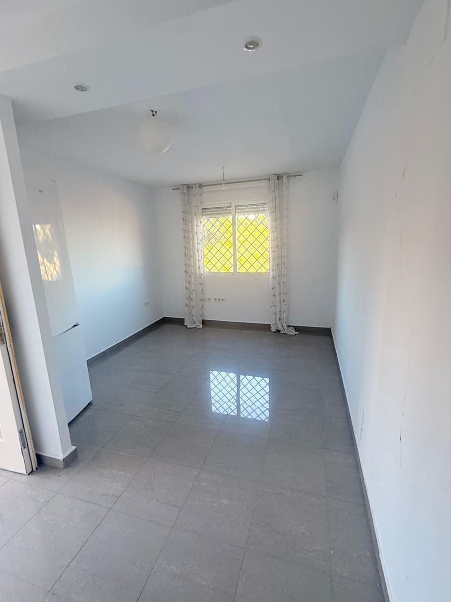 3 slaapkamer Halfvrijstaande villa te koop in Benalmadena - € 487.830 (Ref: 9448826)