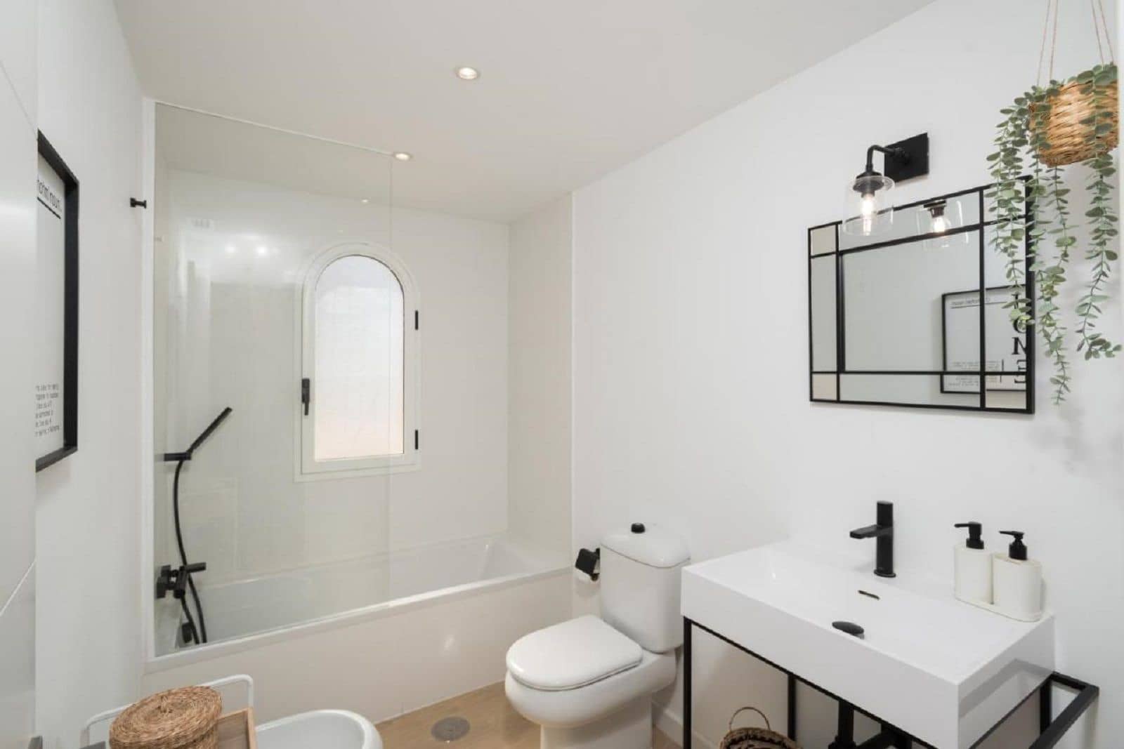 2 makuuhuone Huoneisto myytävänä paikassa Golden Mile - 590 000 € (Ref: 9448828)